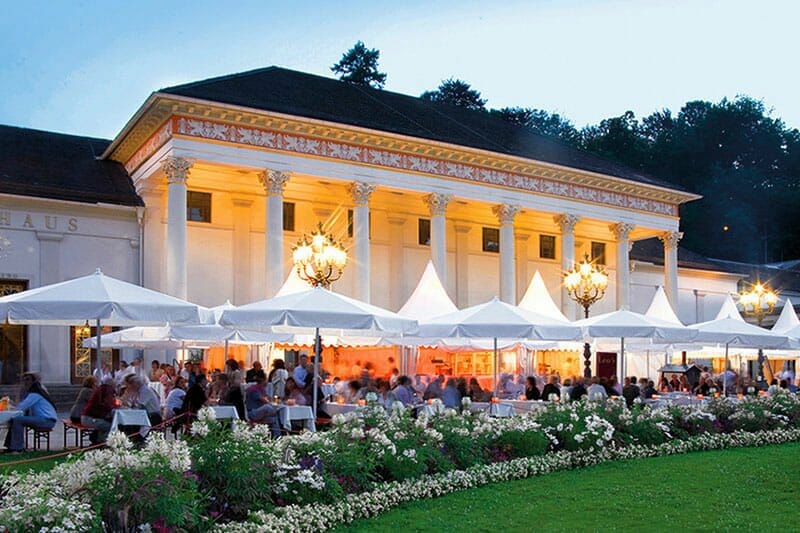 Das Kurhaus in Baden-Baden bietet sich für einen Tagesausflug von Lautenbach an.
